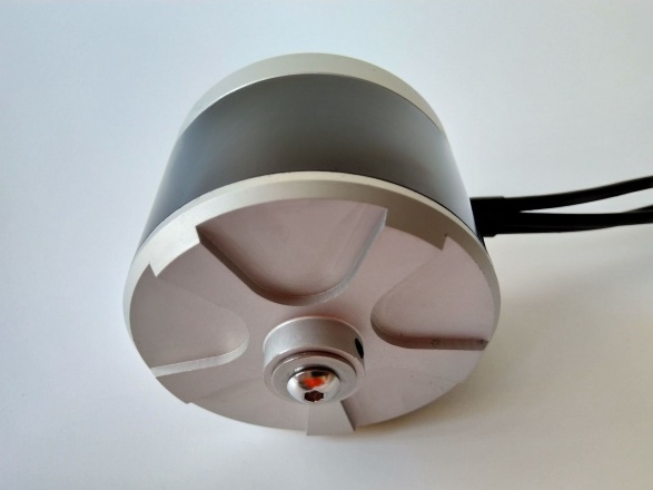 SL7050  Outrunner motor